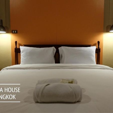 Отель Issara House Бангкок Экстерьер фото